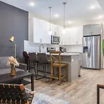 Modern Charm-3Br/3Ba With Central Air+Wi-Fi+Patio