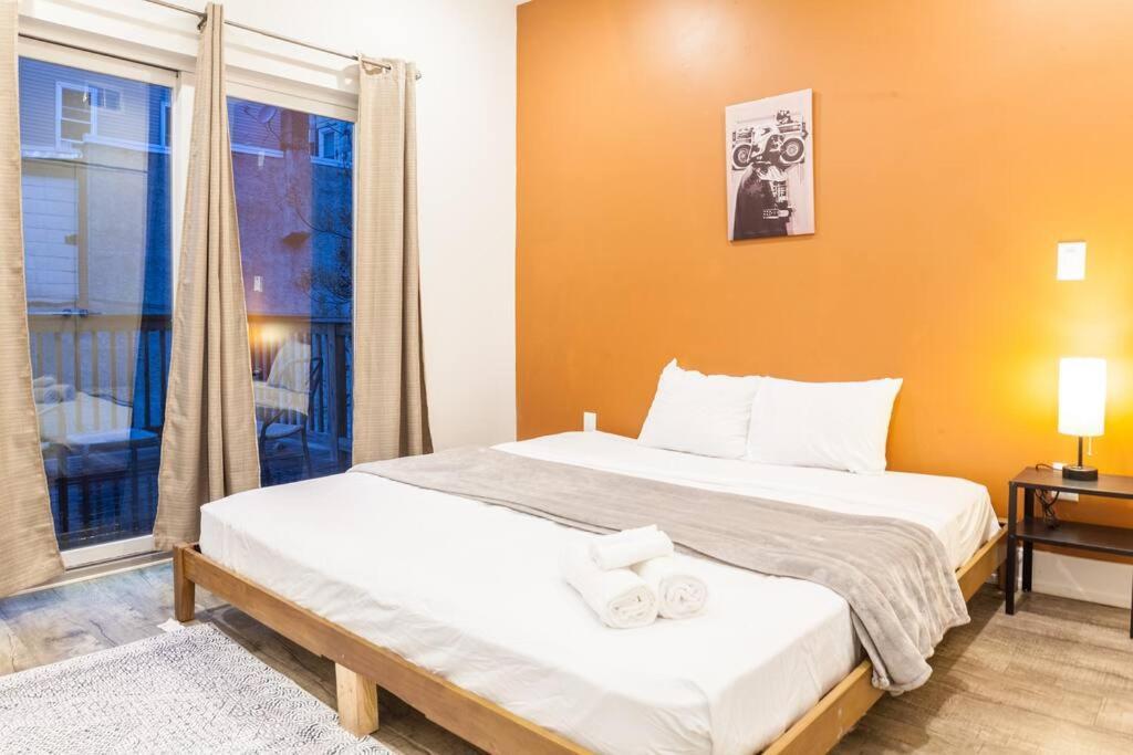Apartment Modern Charm-3br/3ba With Air+wi-fi+patio