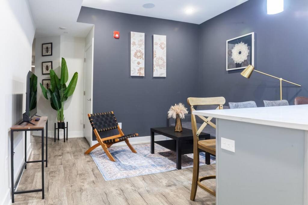 Modern Charm-3br/3ba With Air+wi-fi+patio Philadelphia
